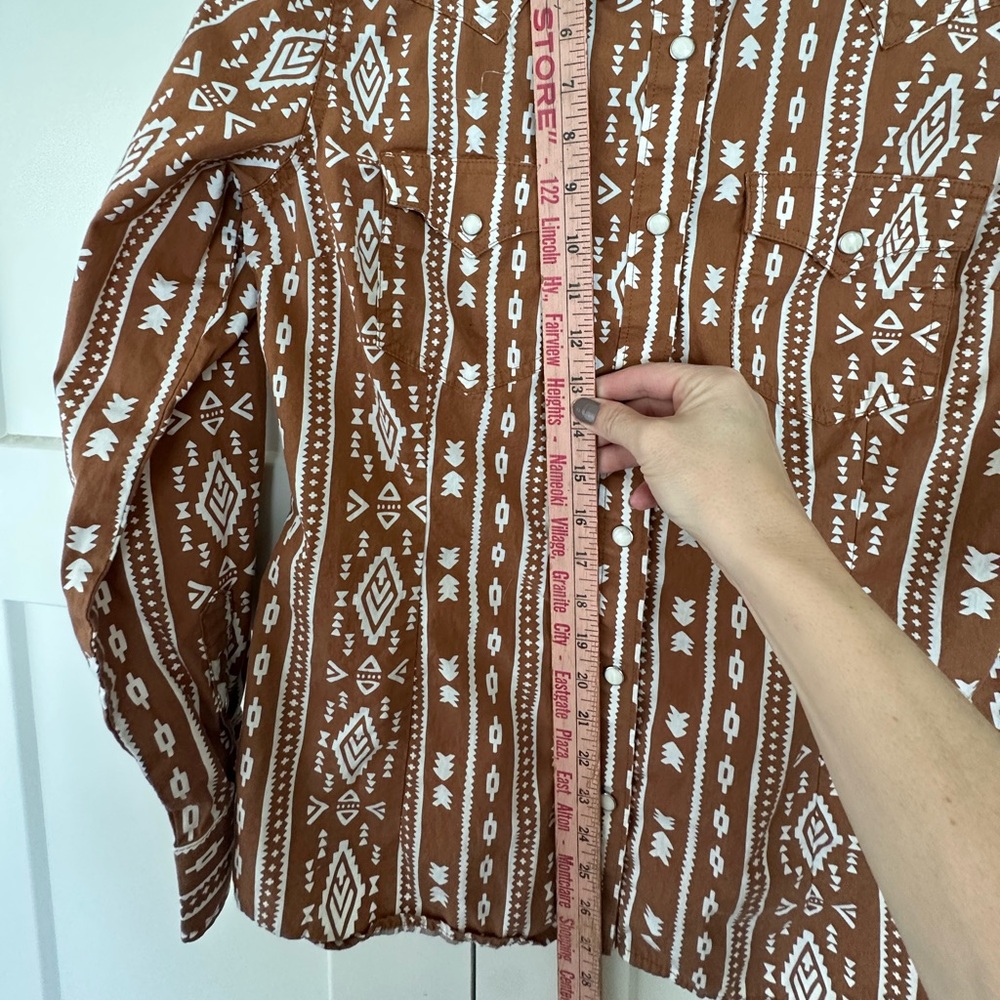 Women’s retro Wrangler pearl snap (size Medium) - Picture 9 of 10